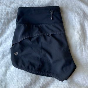 Lulu lemon Speed Up Short 4". size 4. Midrise